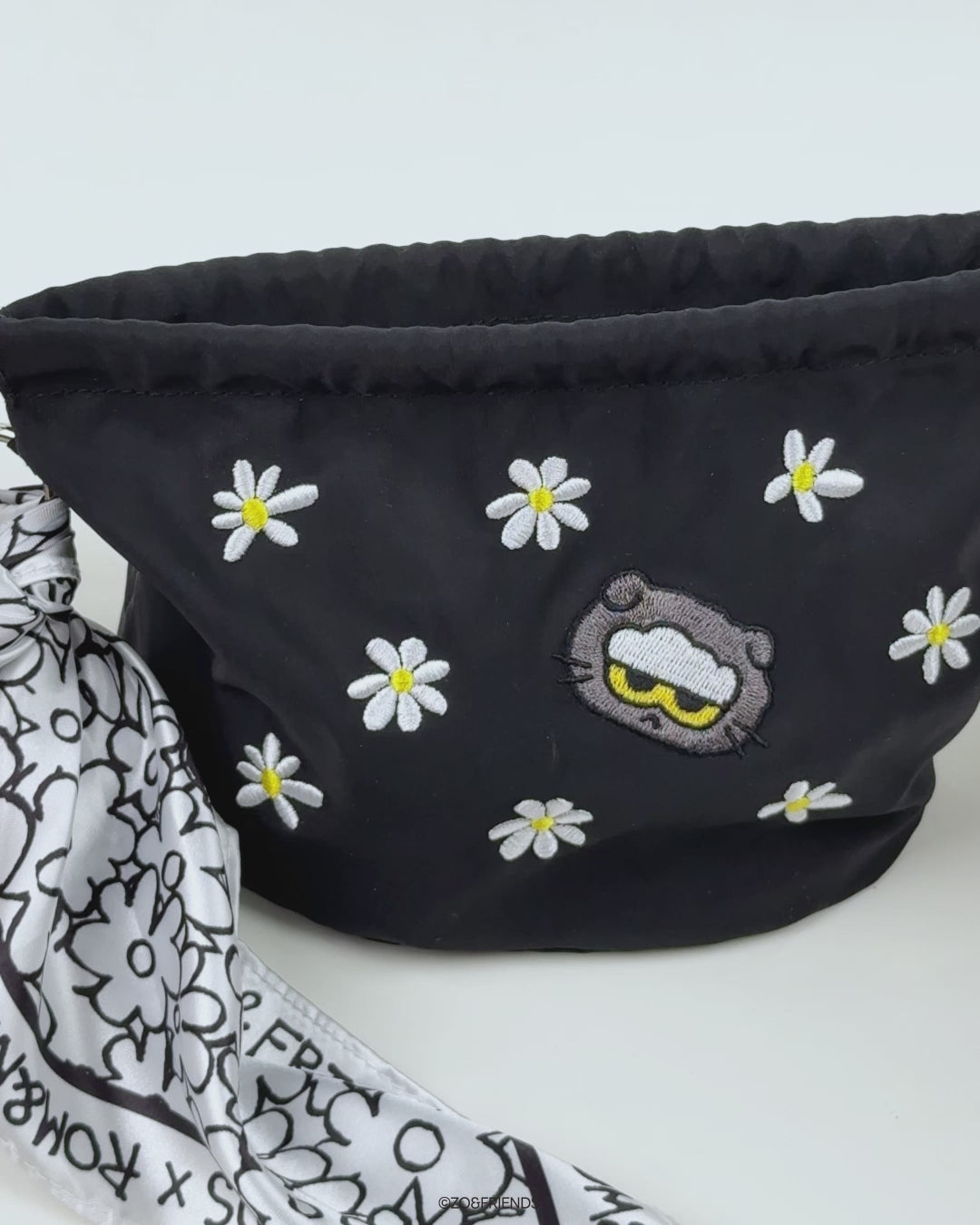 rom&nd X ZO&FRIENDS SCARF POUCH